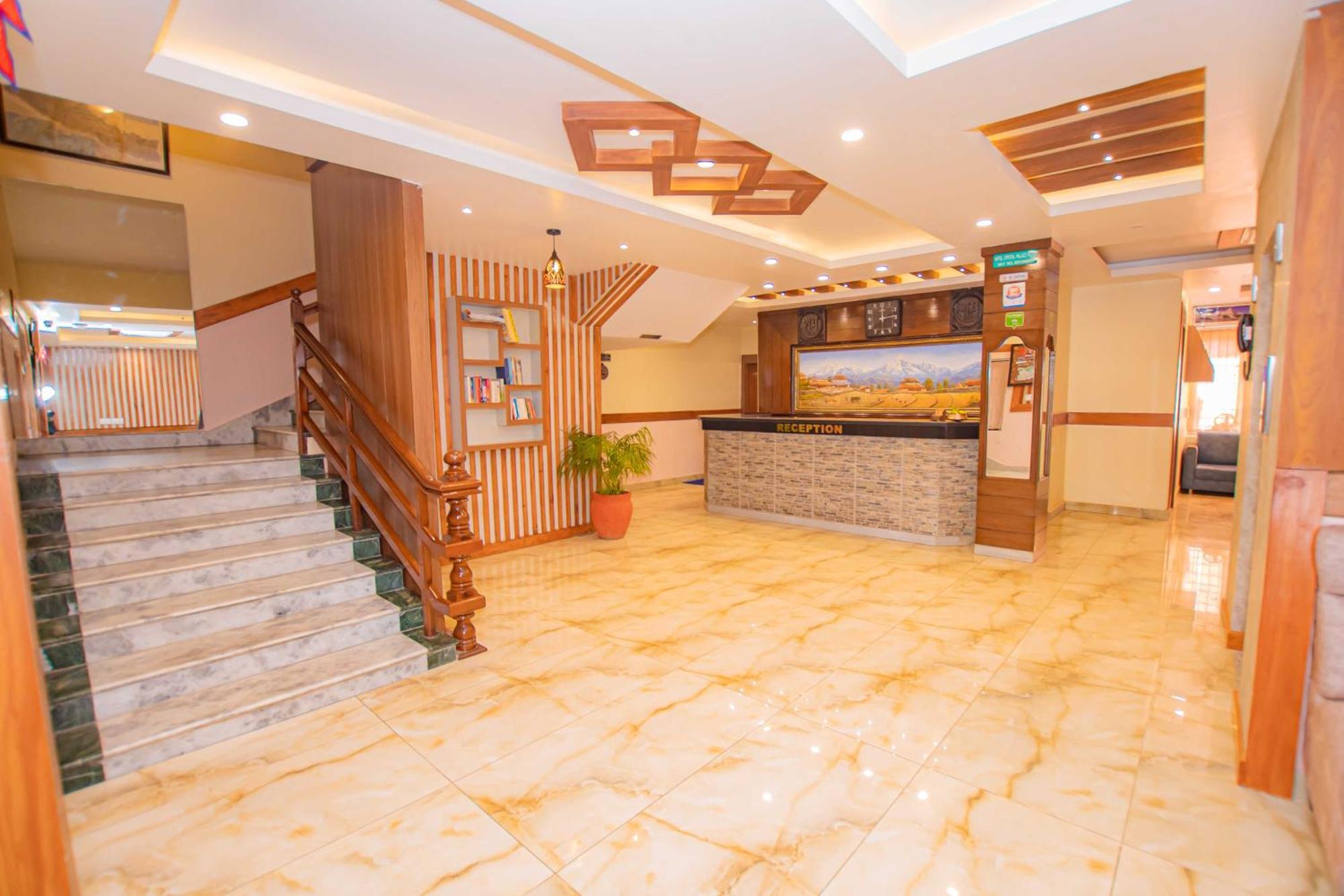 Hotel Crystal Palace Pokhara Exterior foto